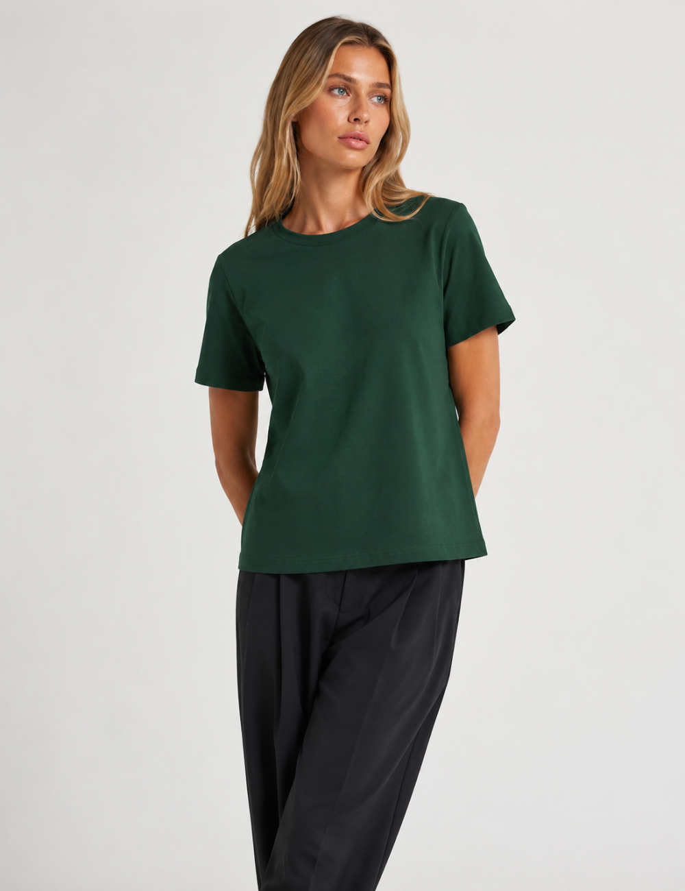 Ladies Casual Solid Round Neck Short Sleeves Basic T-Shirt