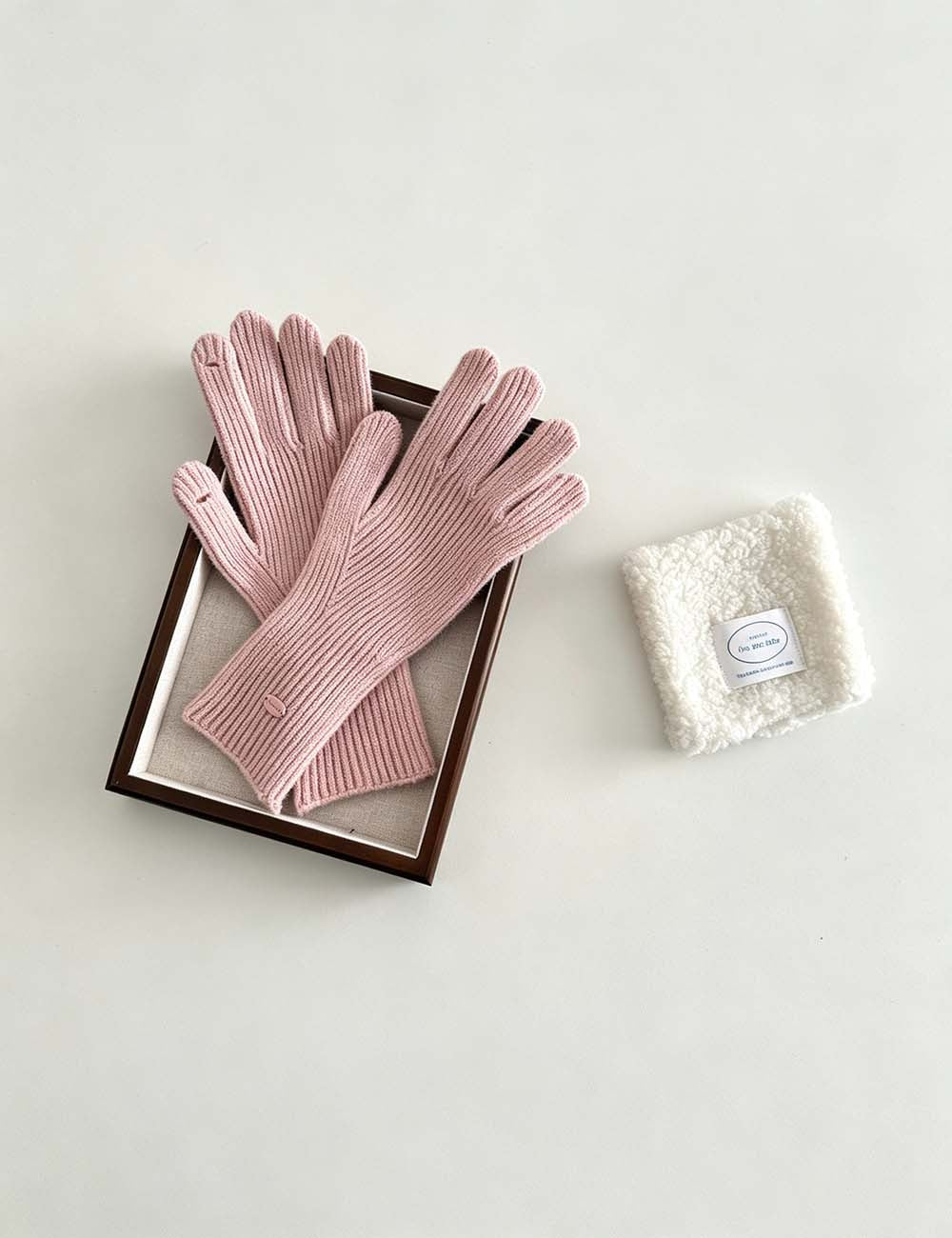 Ladies Minimalist Ribbed Knit Full Finger Gloves