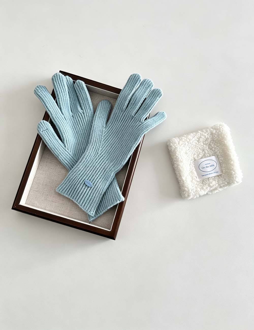 Ladies Minimalist Ribbed Knit Full Finger Gloves